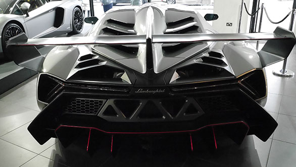 Lamborghini Veneno makes UK showroom debut Lamborghini-Veneno3