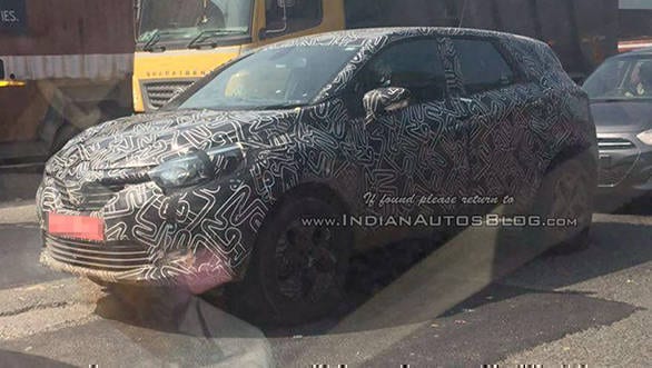 Renault Kaptur spied (2)