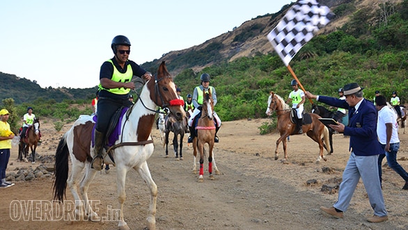 1--Maharashtra's-first-ever-'Horse-Endurance-Championship'-was-flagged-off-on-19th-February-2017-at-Kurvande-Village,-near-Lonavala