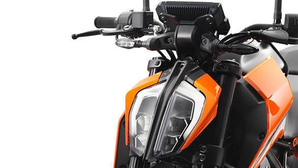 2017 KTM 390 Duke headight detail
