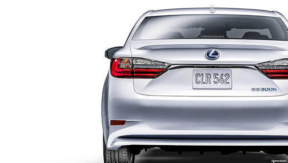 Lexus ES 300h (23)