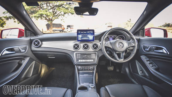 Audi A3 Petrol vs Mercedes CLA 200 (11)