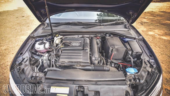 Audi A3 Petrol vs Mercedes CLA 200 (94)