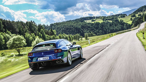 Ferrari GTC4Lusso (7)
