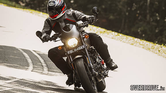 Harley Davidson Street Rod pictures (2)