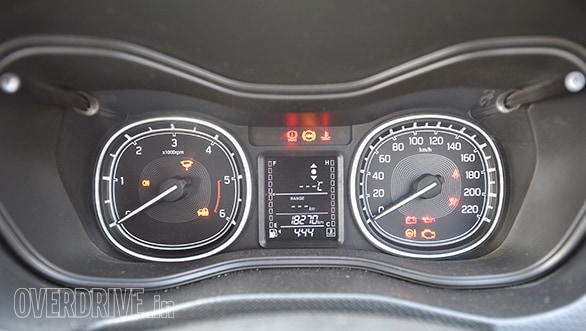 Honda WR-V vs Maruti Suzuki Vitara Brezza vs Hyundai i20 Active (35)