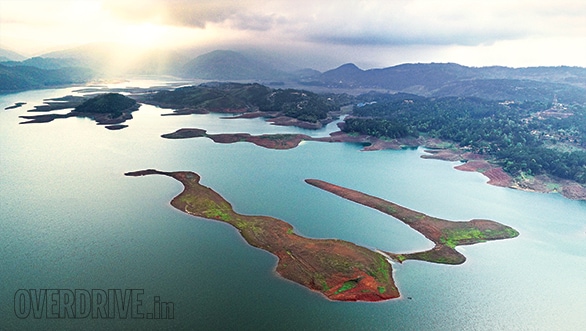 The gorgeous Umiam lake stretches out as far as the eye can see. Located just before the climb up to Shillong begins, this place is surely a must visit