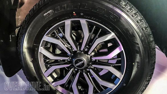 Isuzu MUX 2017 Details (3)