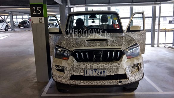 Spied: Next-gen Mahindra Scorpio Getaway single cab and dual cab caught testing Mahindra Scorpio Getaway single cab (2)