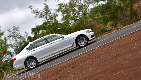 2017 BMW 740Li (24)