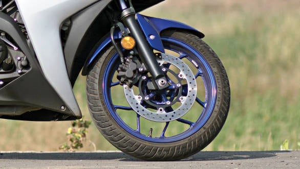 Yamaha YZF R3 (2)