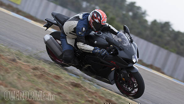 2017 Suzuki GSX-R1000A action