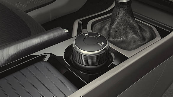 The rotary drive helps select the different driving modes
