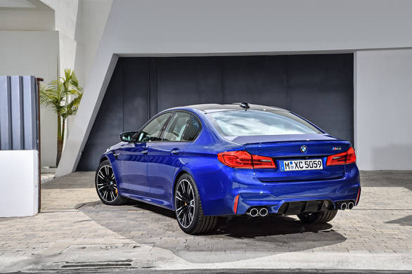 The car is equipped with the new M xDrive drivetrain system featuring AWD which can be switched to rear-wheel drive