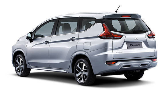 The rear of the car sees upside-down T-shaped lights. The diffuser too looks funky