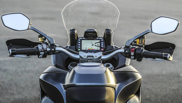2018 Ducati Multistrada 1260 S cockpit detail