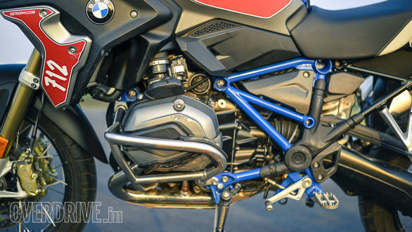 BMW R 1200 GS Rallye left side engine detail