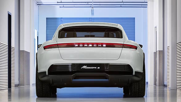 Geneva Motor Show 2018: 2019 Porsche Mission E Cross Turismo revealed