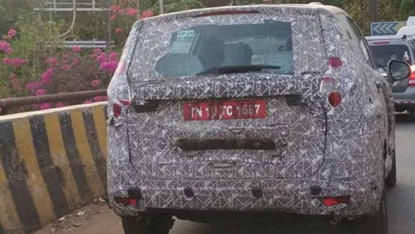 Upcoming Mahindra U321 MPV seen in more spyshots