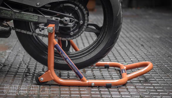 On test at OVERDRIVE: Grand Pitstop paddock stand