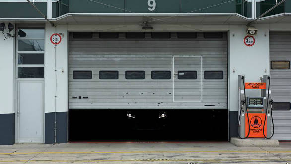 Skoda Kodiaq RS teased ahead of October unveiling