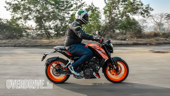 Spec Comparo: 2019 Yamaha MT-15 vs KTM 125 Duke vs Bajaj Pulsar NS200 vs TVS Apache RTR 200 4V