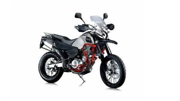 Spec Comparo: Benelli TRK 502X vs Kawasaki Versys X 300 vs SWM SuperDual T