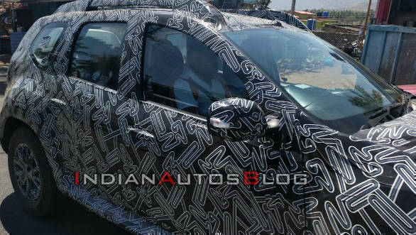2020 Renault Duster facelift spotted under camouflage