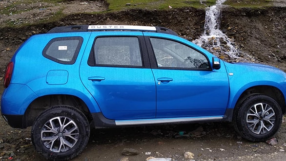 2020 Renault Duster facelift spotted on test - launch expected soon