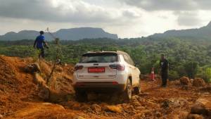 Off-roading the 2019 Jeep Compass Trailhawk SUV