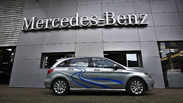 Mercedes-Benz service: Luxury is service you can bank on