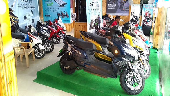 Indian electric two-wheeler brand Okinawa Scooters opens new dealership in Delhi