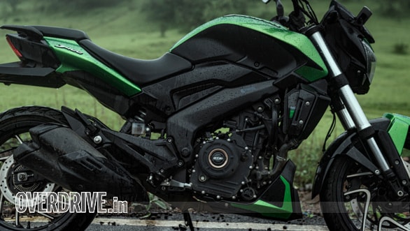 Comparison test: Suzuki Gixxer 250 vs Bajaj Dominar 400