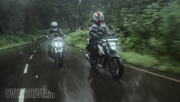 Comparison test: Suzuki Gixxer 250 vs Bajaj Dominar 400
