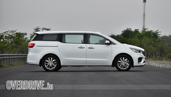 Kia Carnival garners 1410 bookings on the first day, 64 per cent is for top-end Limousine variant