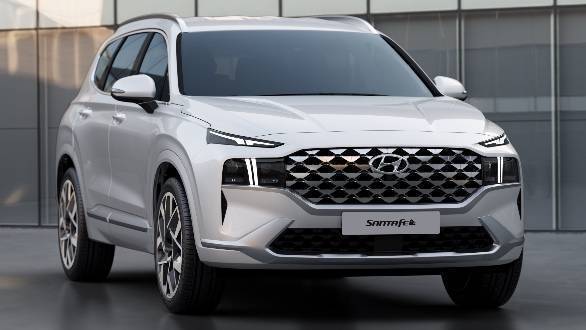 Hyundai unveils 2020 Santa Fe for international markets, on new hybrid-ready platform
