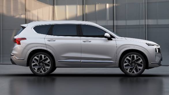 Hyundai unveils 2020 Santa Fe for international markets, on new hybrid-ready platform