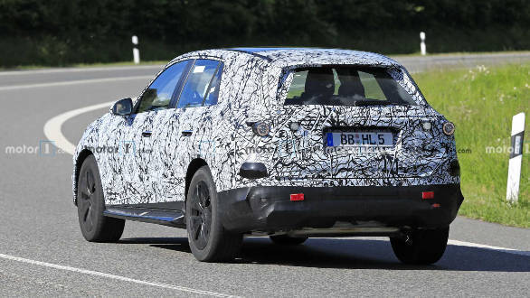 Next-generation Mercedes-Benz GLC SUV spotted testing