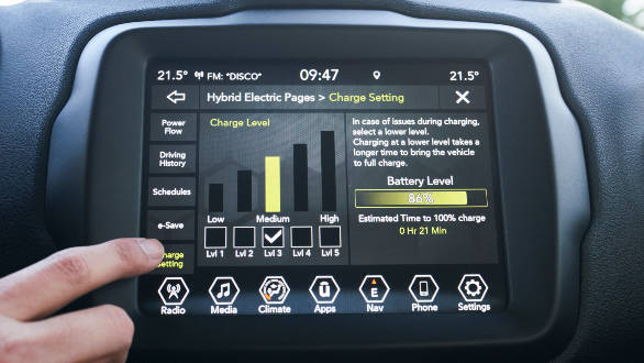 Jeep Compass 4xe and Renegade 4xe hybrid SUVs unveiled in Europe