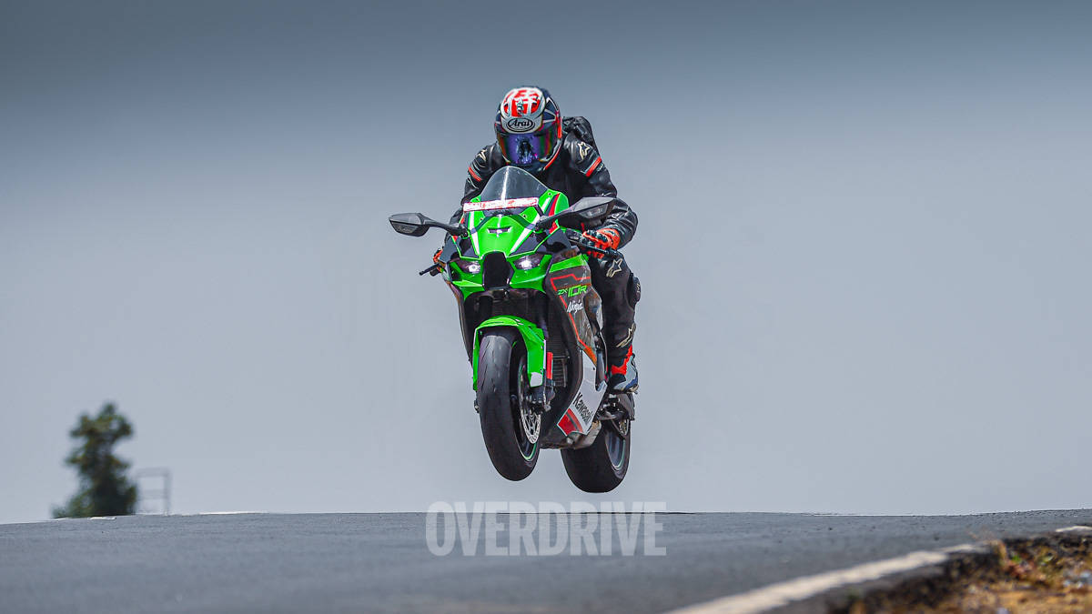 2021 Kawasaki ZX10R road test review - Overdrive