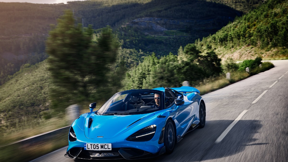 ラリマー The McLaren 765LT Spider offers extreme performance without a roof