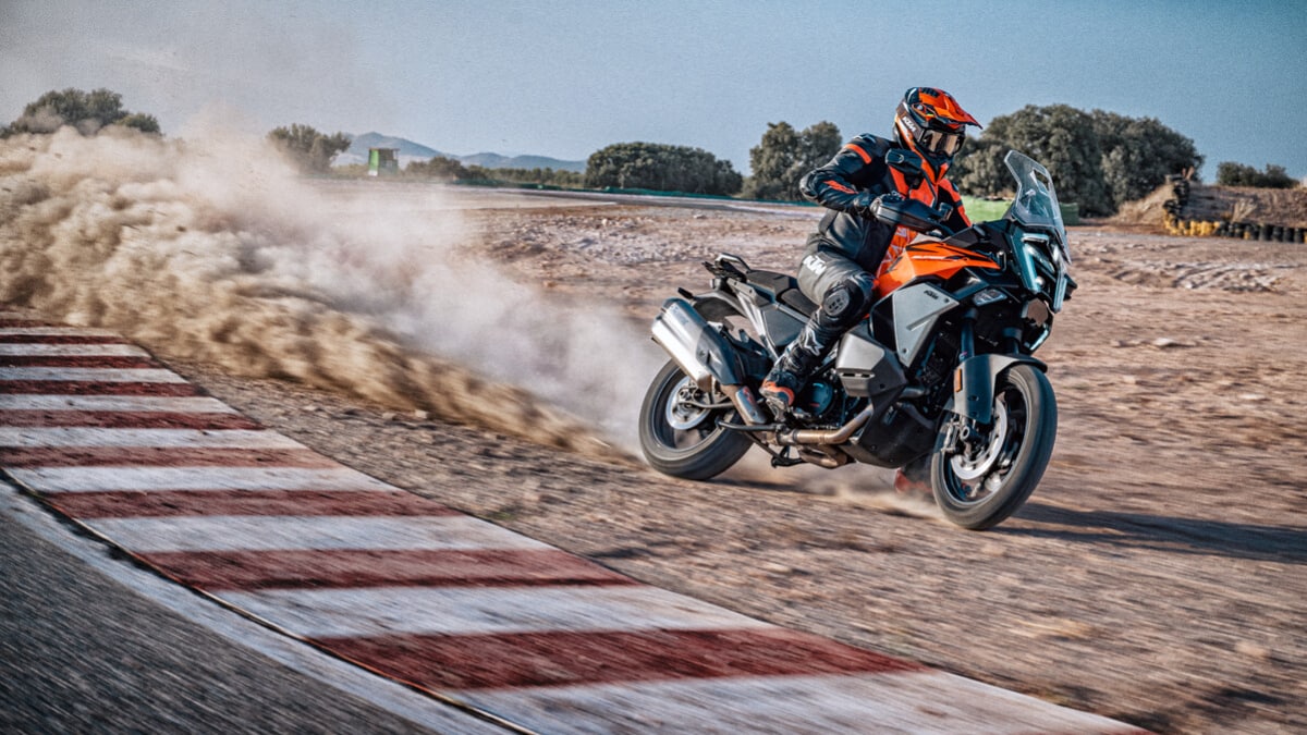 2025-KTM-SUPER-ADVENTURE-S-EVO