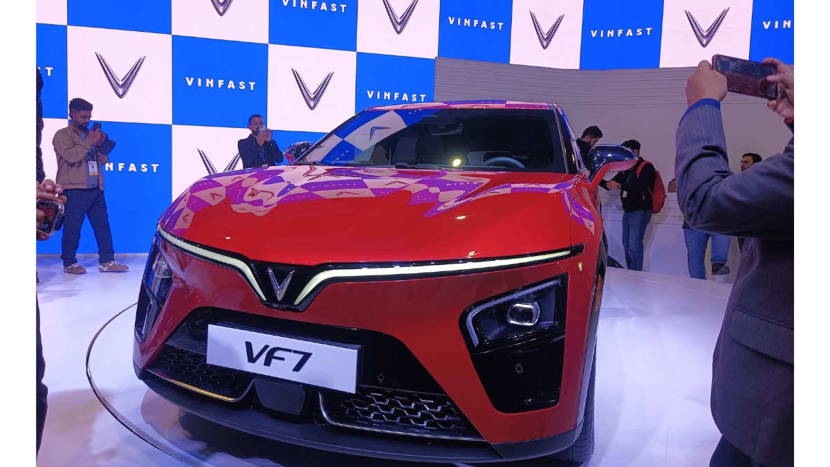 Vietnamese VinFast Showcases India bound VF 7 AND VF 6 Electric SUVs at ...