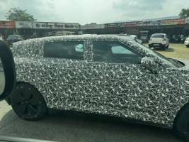 Vinfast VF7 spied testing in India