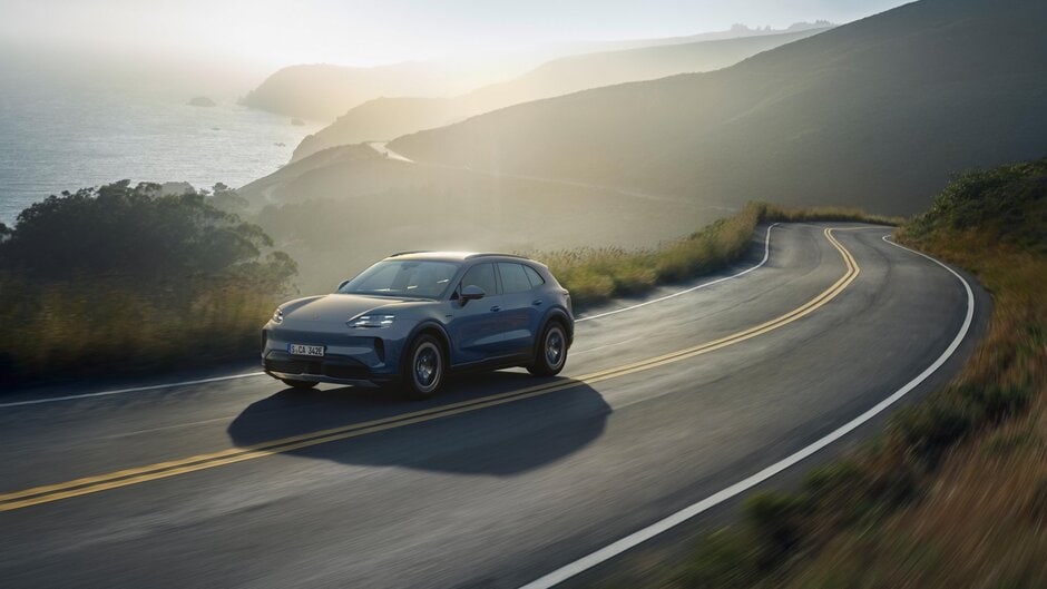 Porsche Cayenne S Electric unveiled