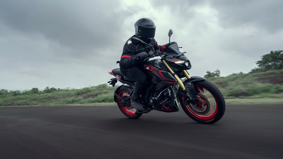 Bajaj Pulsar N160 Gets New S and SS Variants With More Power, Ride Modes
